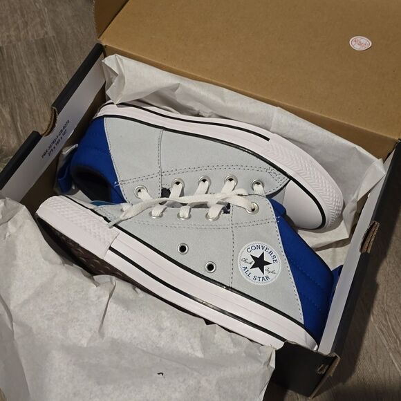 Kids' Converse Big Kid Chuck Taylor All star Axel Sneakers Size 4 NEW NIB - Picture 1 of 10